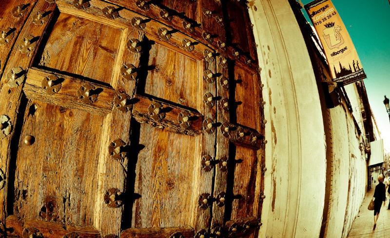 Be Zaragoza Hostel מראה חיצוני תמונה Barrel